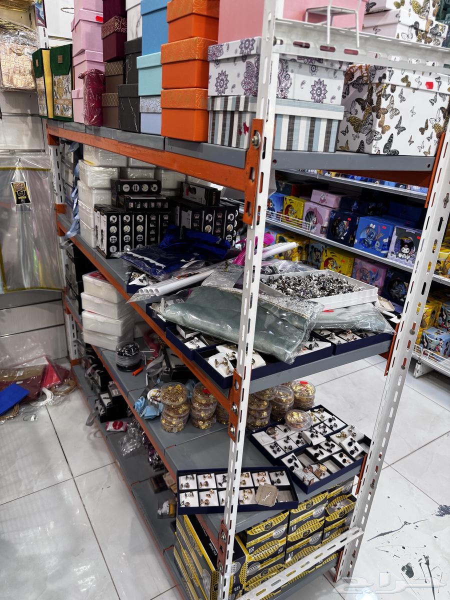 للبيع رفوف وسلات عرض64507403339649112