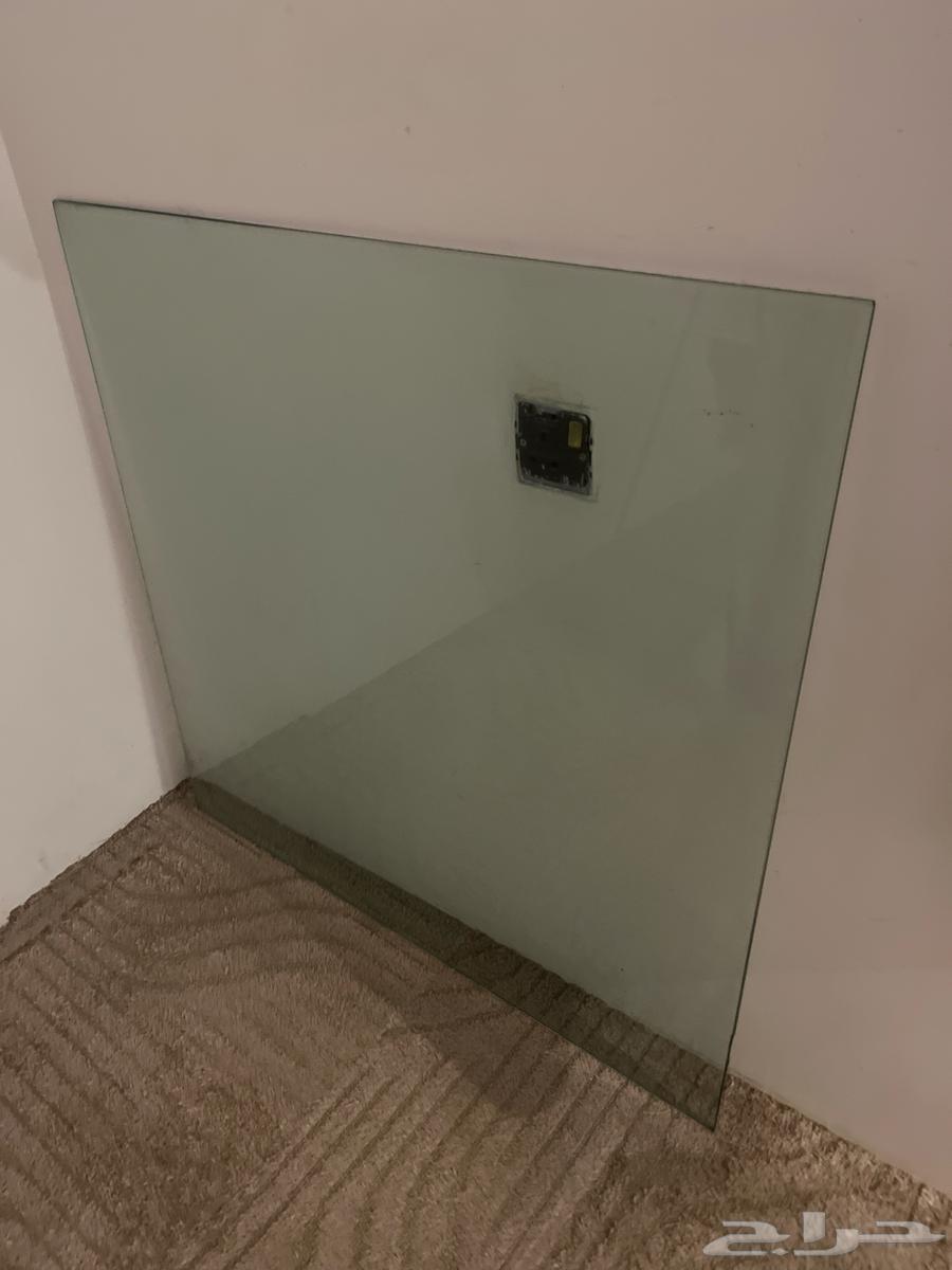 للبيع طاولات أربعه من الصغار وحده كبيره مع قزازها كلها سليم64510310083330112