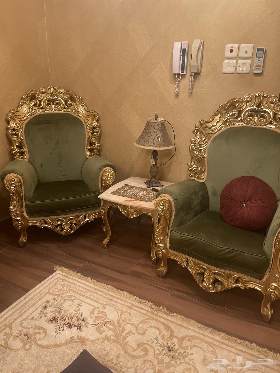 Classic sofa but in very good condition, buyer has the right to inspect64503308759681112