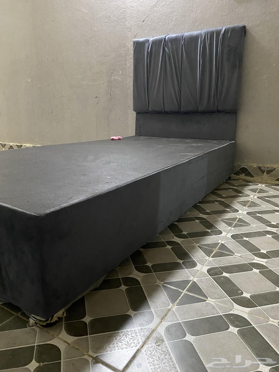 Single chair, clean, for personal use, no damage or breakage64503595833346111