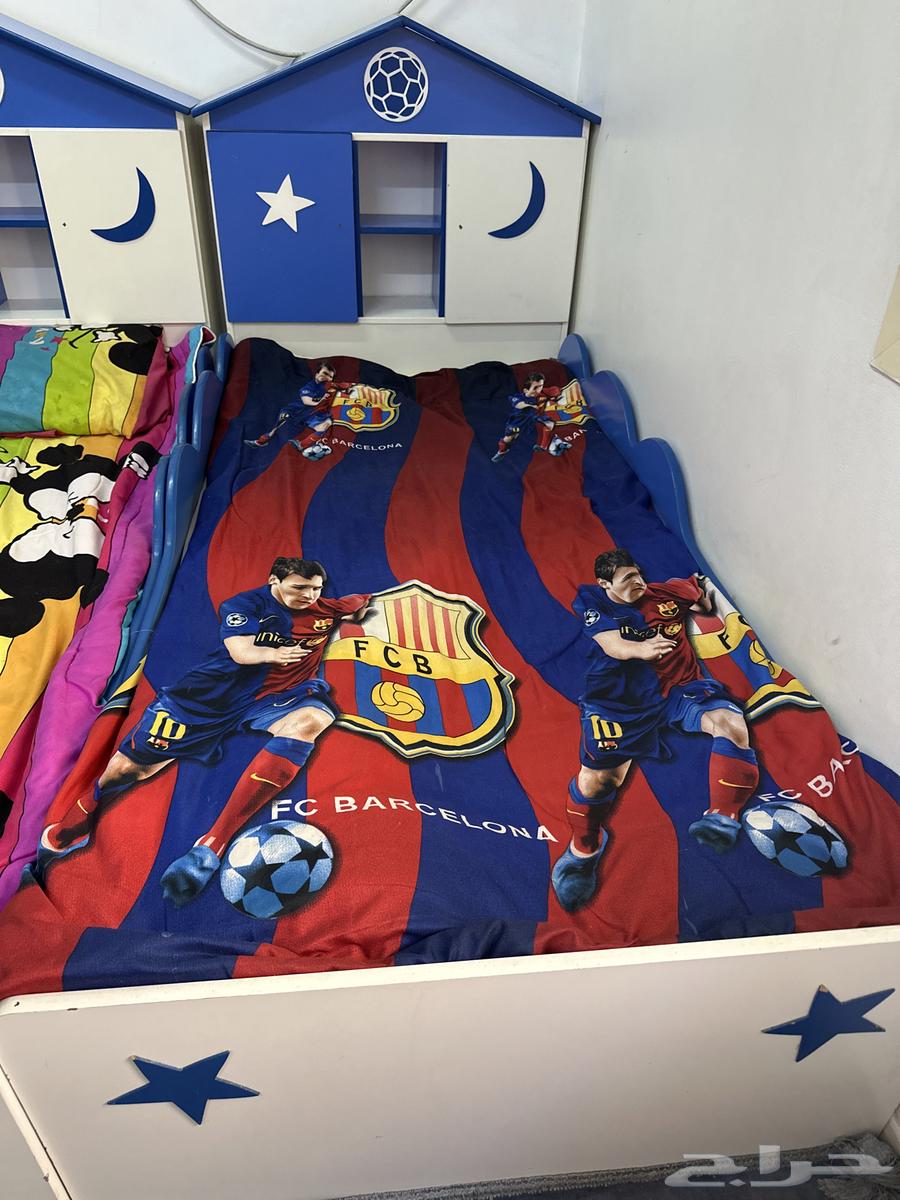 سرير اطفال 2 بحاله جيده نظيف للبيع اعلى يوم64505612673282110