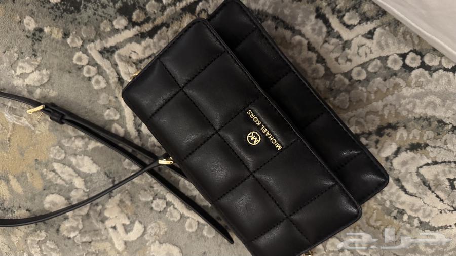 شنط ماركة اصلية استخدام نظيف جدا64509335719810110