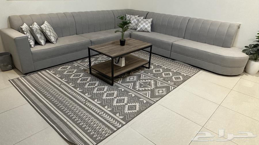 Sofa set, rug, and table .. very clean use64503719242627110