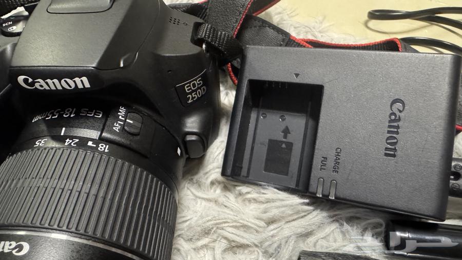 كاميرا كانون 250d مع اضاءة تصوير وحامل خلفيه64507935674241112