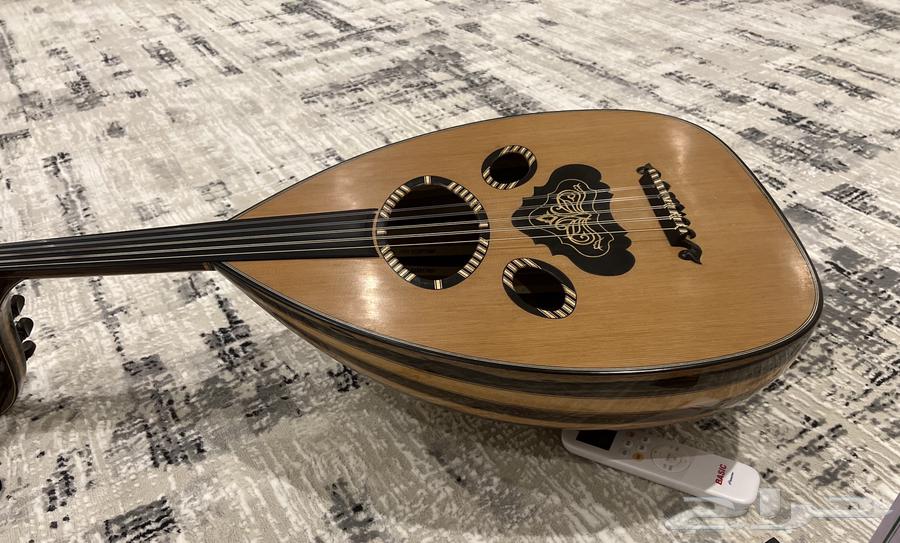 عود موسيقي للصانع السوري سامر الكبه64500298379523114