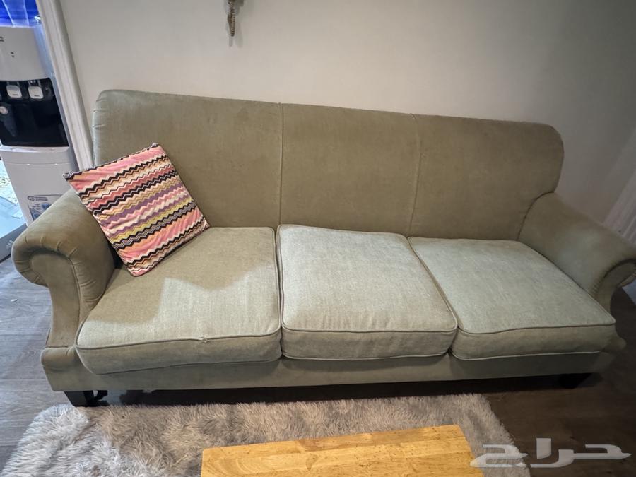 طقم كنب انتريه بحاله جيده64508943679874111