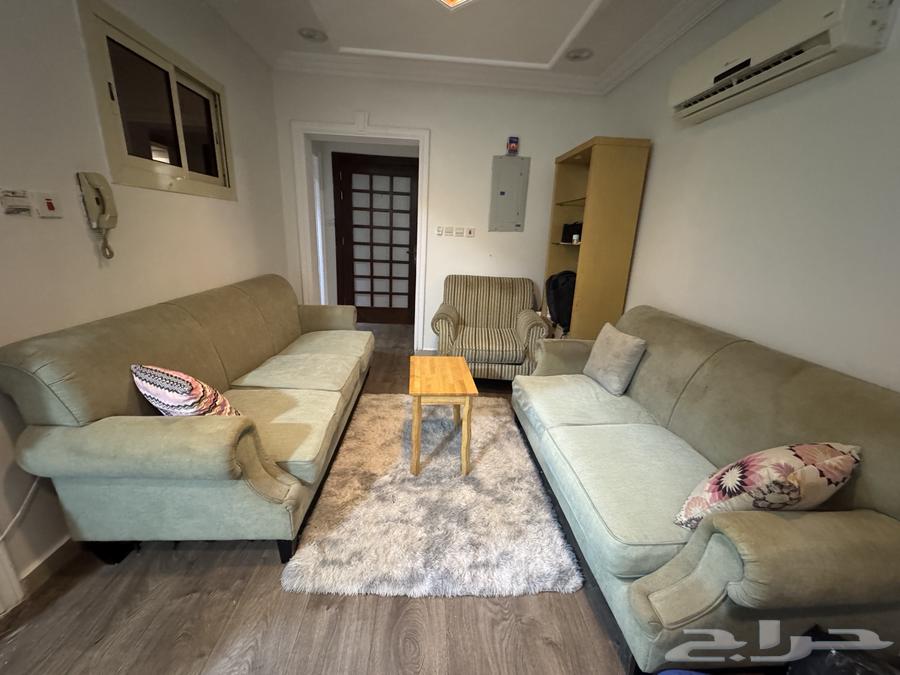 طقم كنب انتريه بحاله جيده64508943679874110