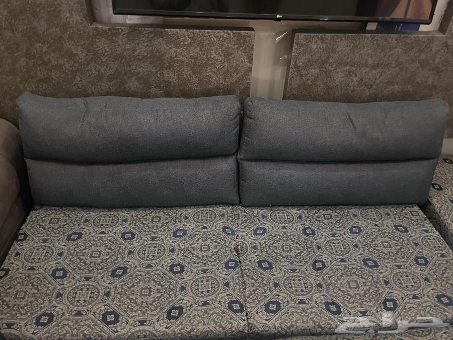 كنب ارضي بحاله ممتازه64506146437249111