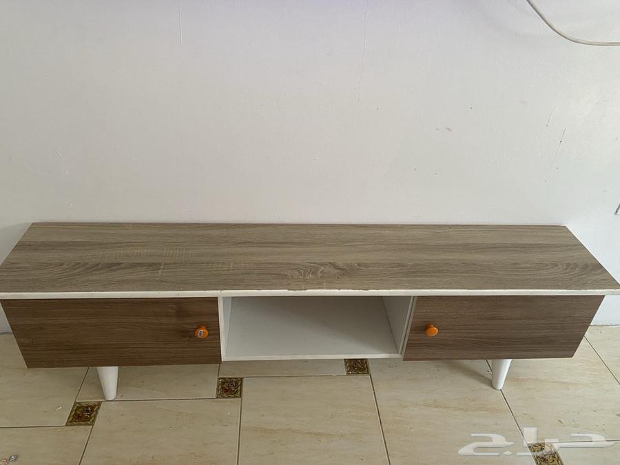 للبيع كنب بحالة جيدة وطاولة تلفزيون64510662467073110