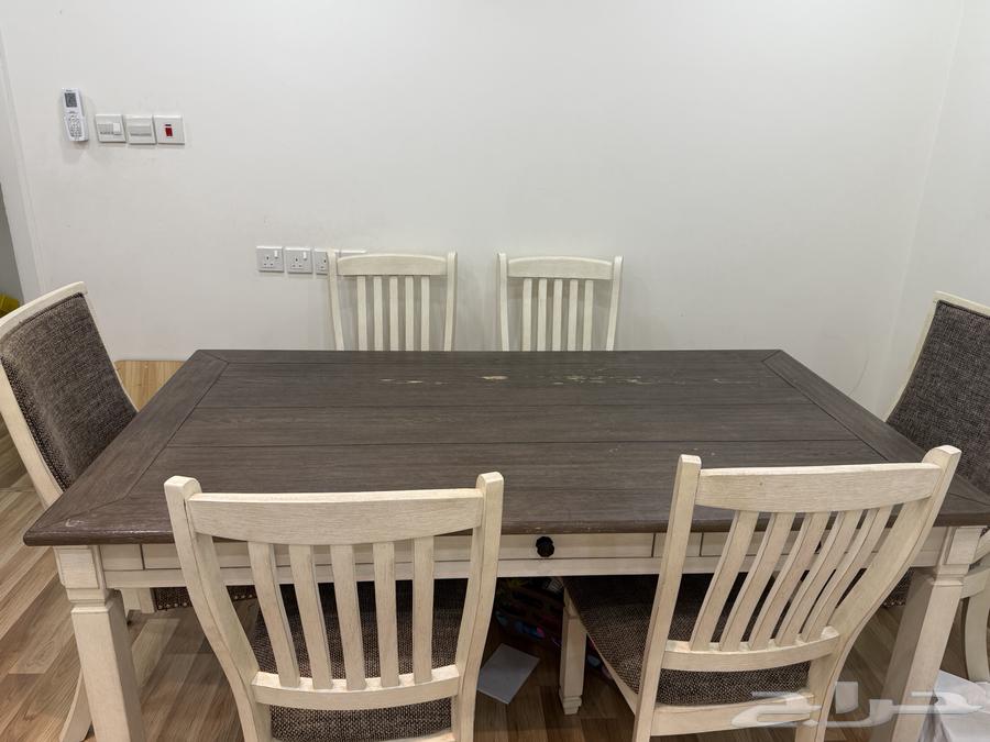 A table consisting of 6 chairs (Midas)64508243416961111