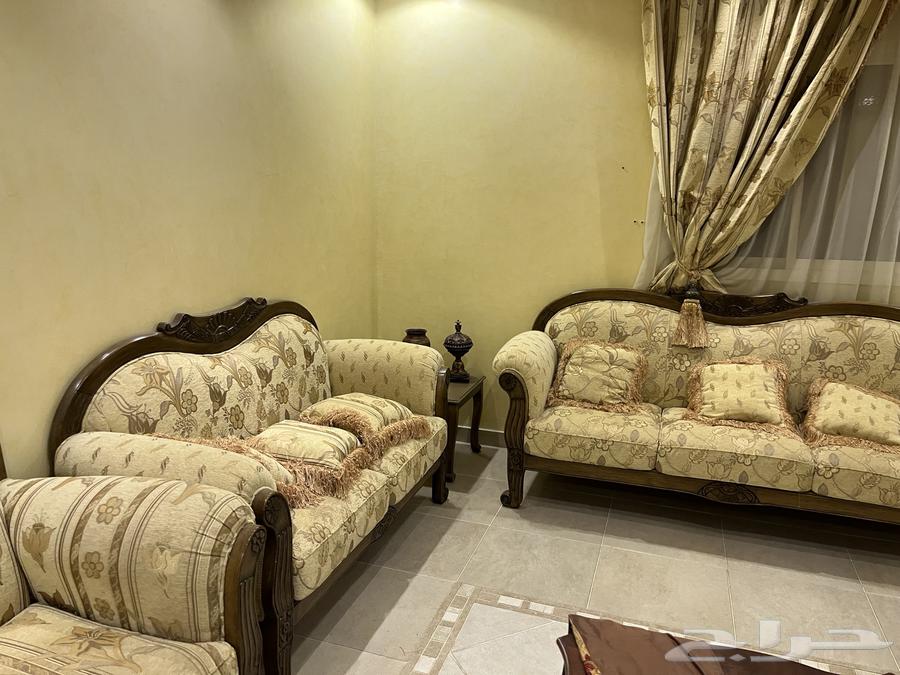 Used sofa like new size 4 664503857239043112