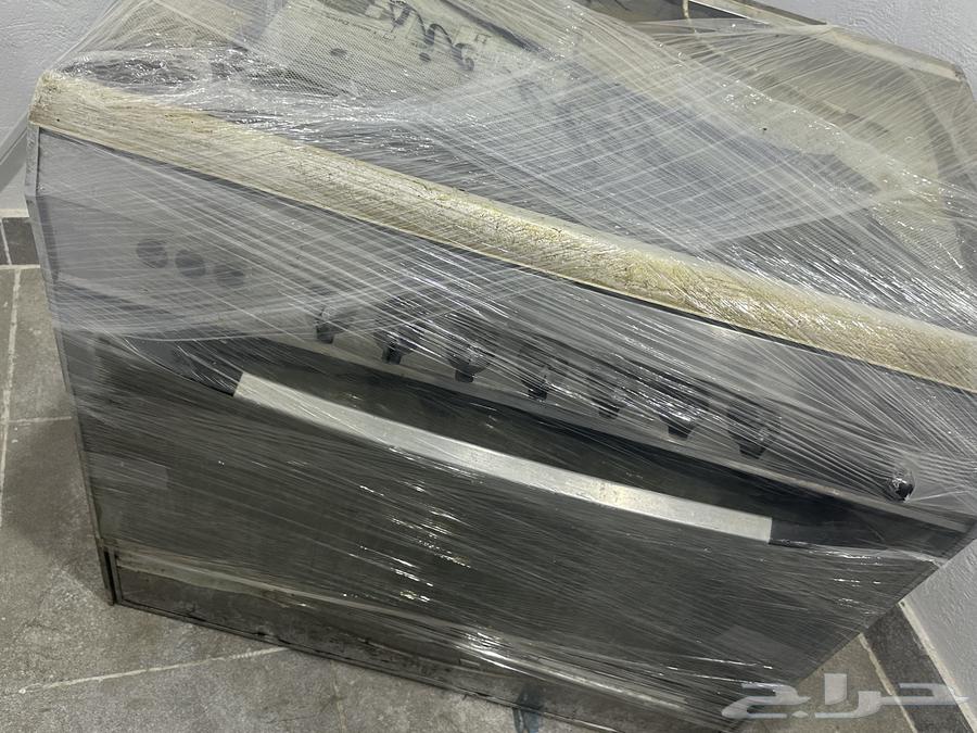 Clean used gas oven with 5 burners, large size, functional64506445111939111