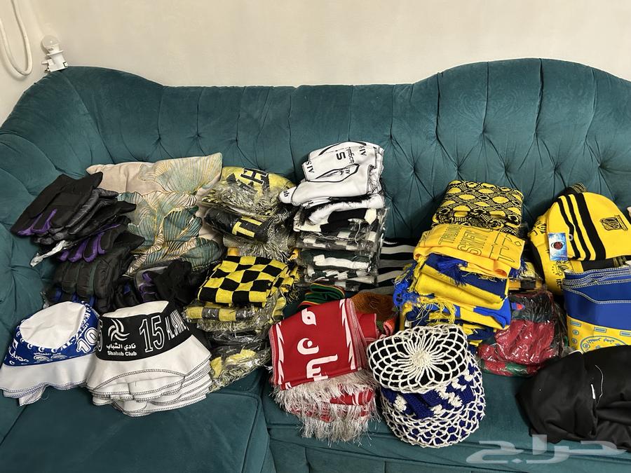 اعلام اندية و شالات و طواقي واقنعة64505584664961114