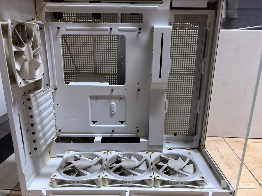 NZXT H9 ELITE white case or NZXT fans64506217120514111