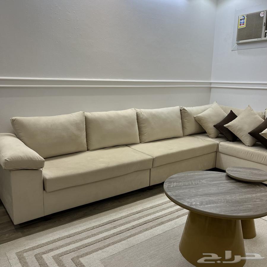 New sofa with carpets and table64505052833665112