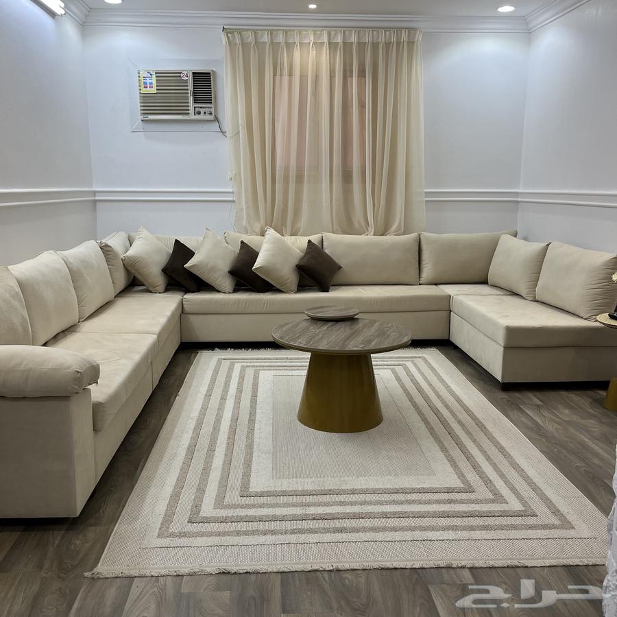 New sofa with carpets and table64505052833665110