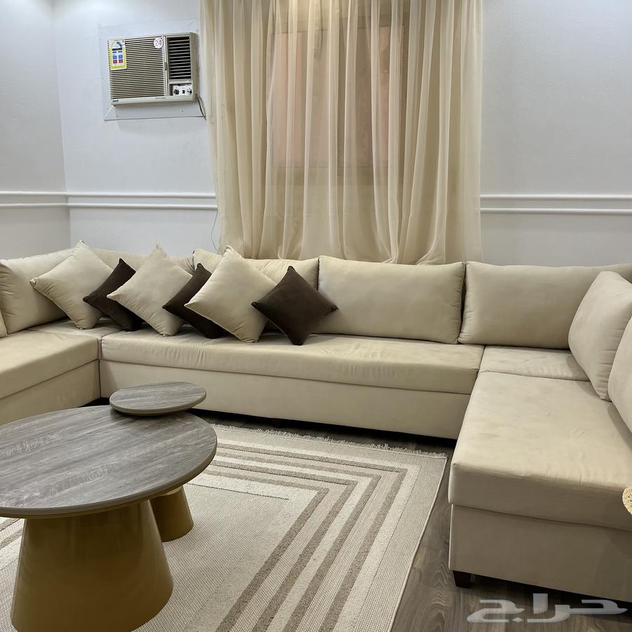 New sofa with carpets and table64505052833665113