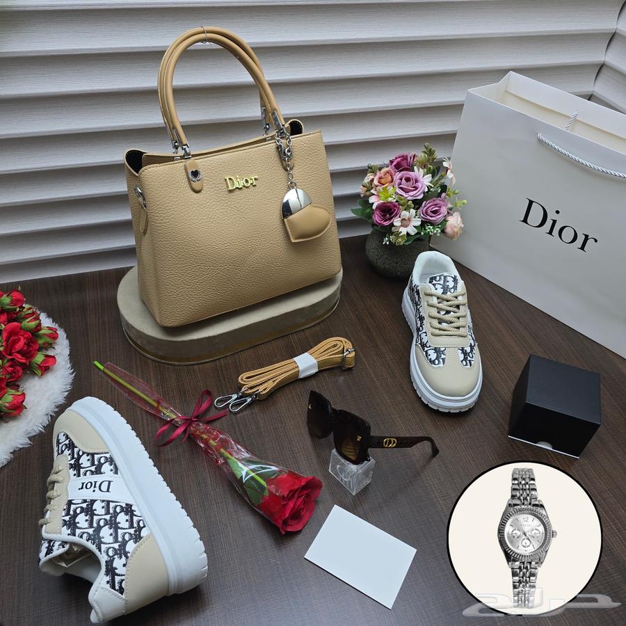 شنط راقيه ماركة ديور خامه جلديه عالية الجوده.64503705755394112