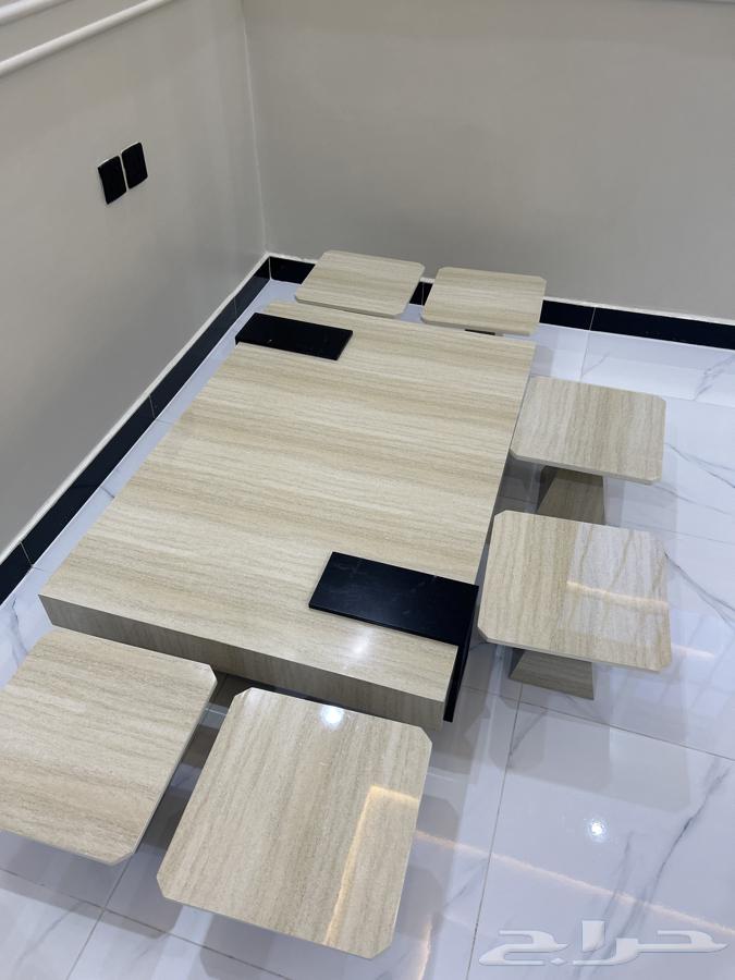 Dining table64504009284354110