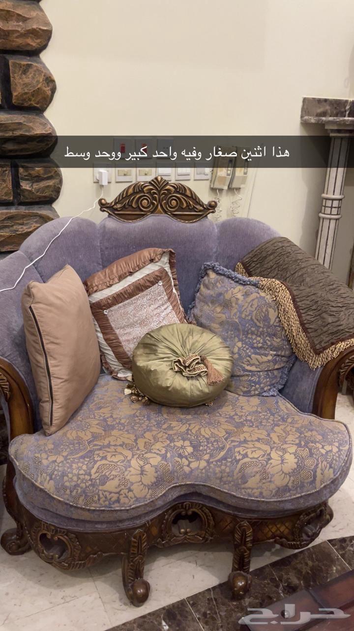 اثاث للبيع ( طقمين كنب   ادراج   تحف منوعه )64510083585922113