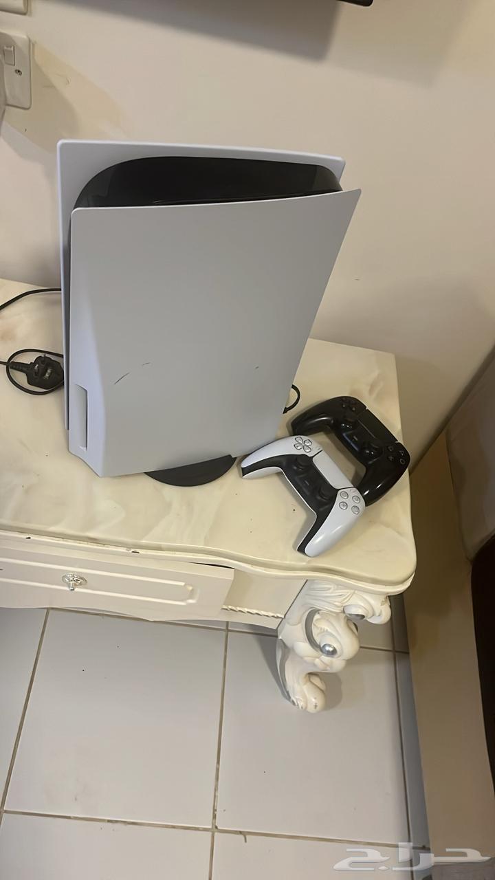 New PS5 with 2 controllers used for less than two months64508649451523110