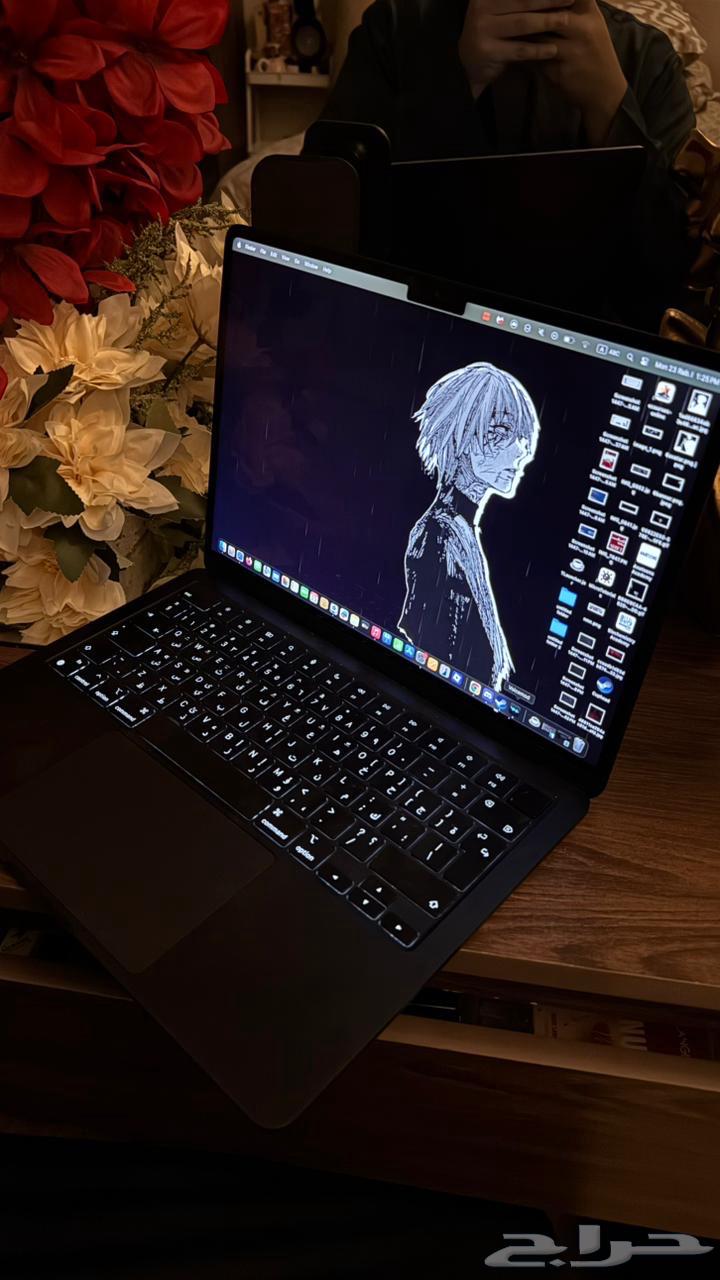 ماك بوك جديد مافيه ولا خدش و شاحنه معاه64506830626945111