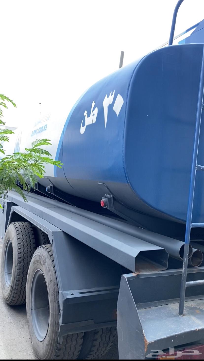 Desalinated water delivery in one branch, delivery around it and nearby64148722740737110
