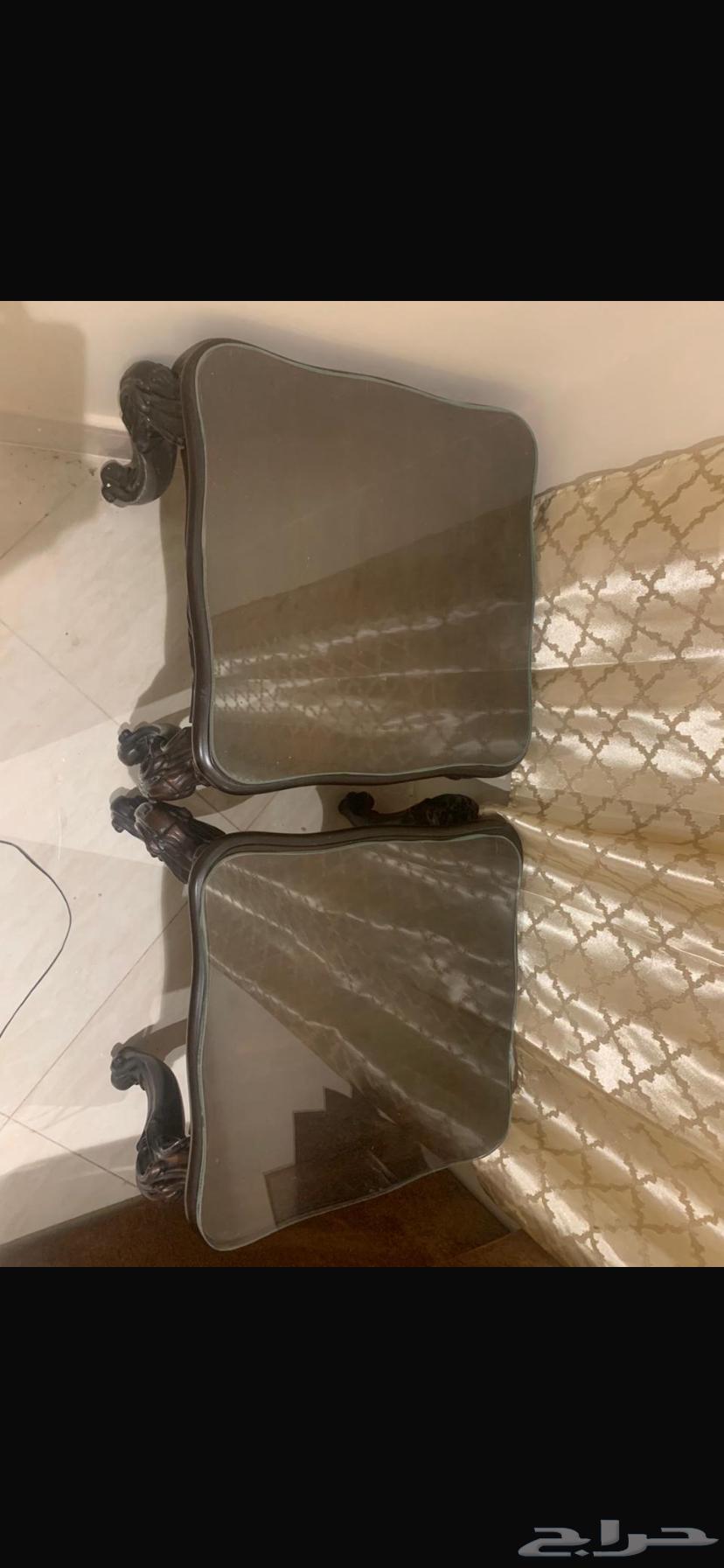 Urgent sale of a clean dining table set with two side tables64504078334593111