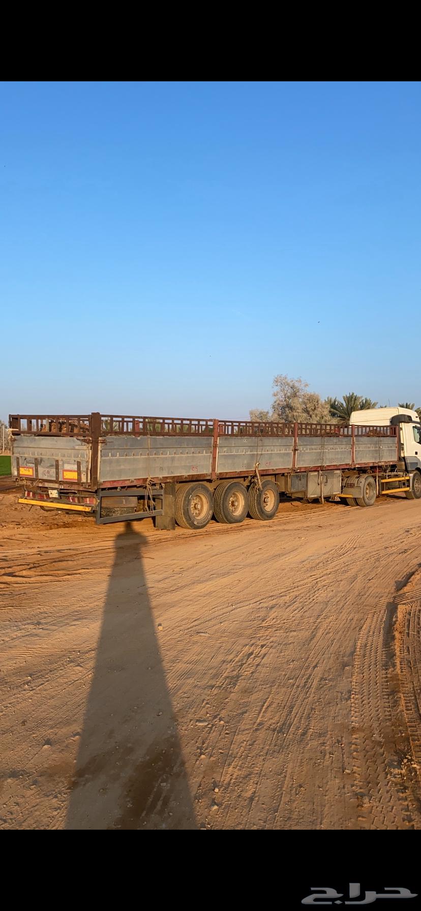 Sides loading palm and soil64148720707843111