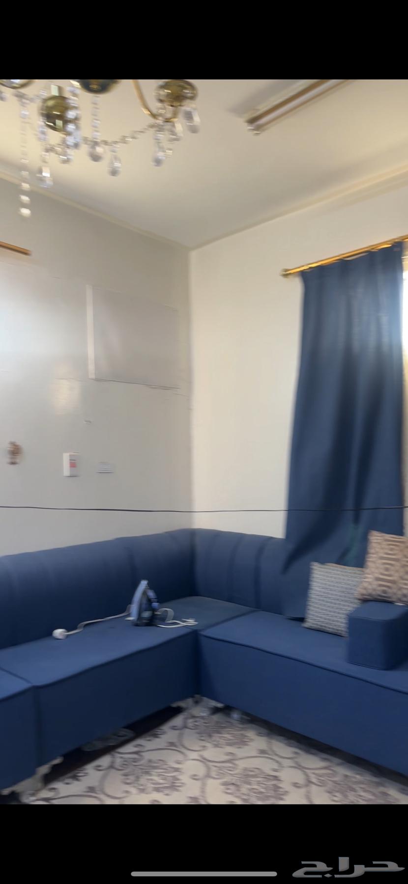 Dark blue sofa, almost new, size 4 by 5, clean zuliah64504283000835111