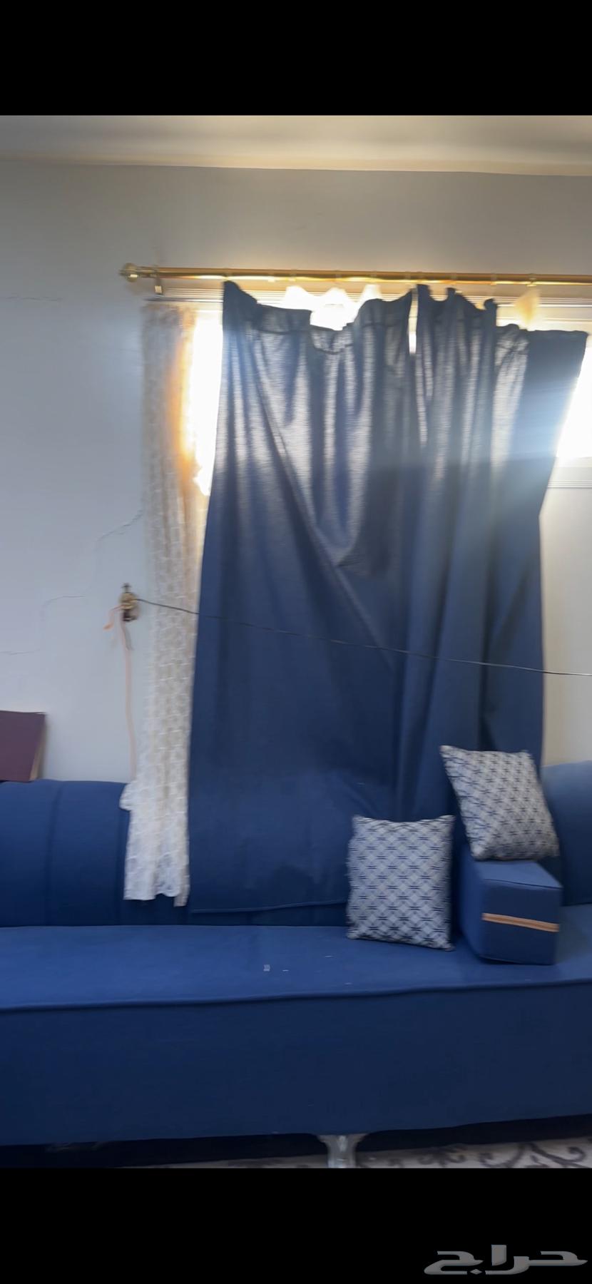 Dark blue sofa, almost new, size 4 by 5, clean zuliah64504283000835112