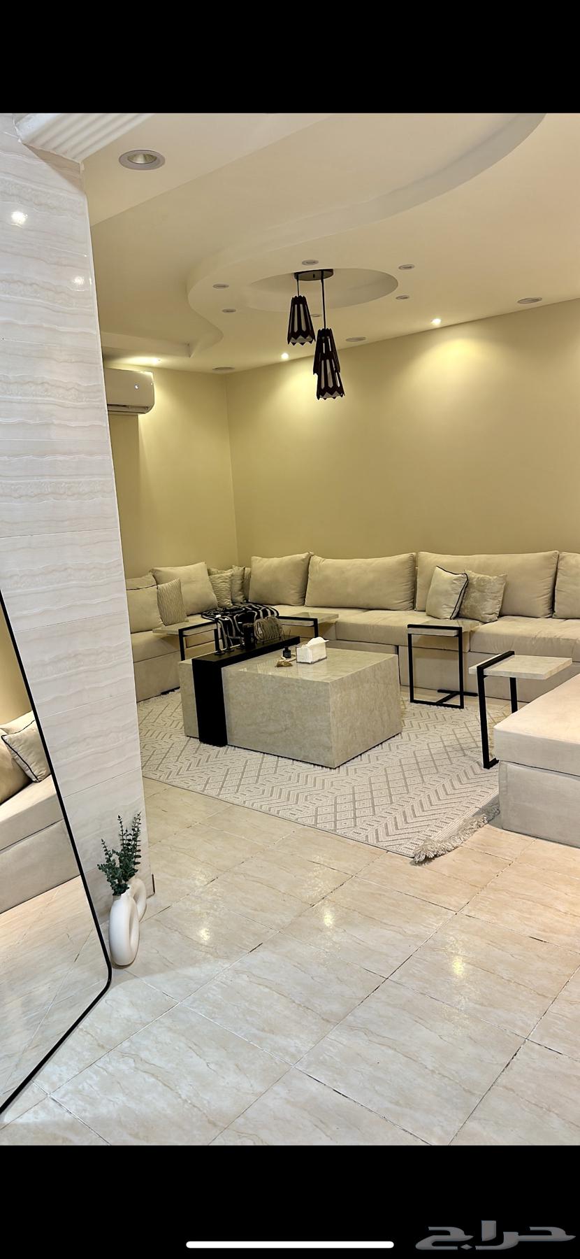 كنب وطاوله للبيع64504023052801111