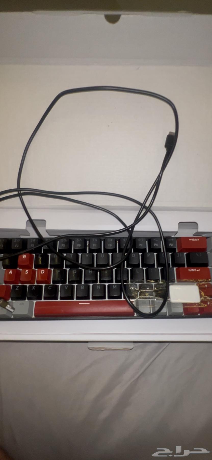 Red Souch keyboard, almost new64504009268227111