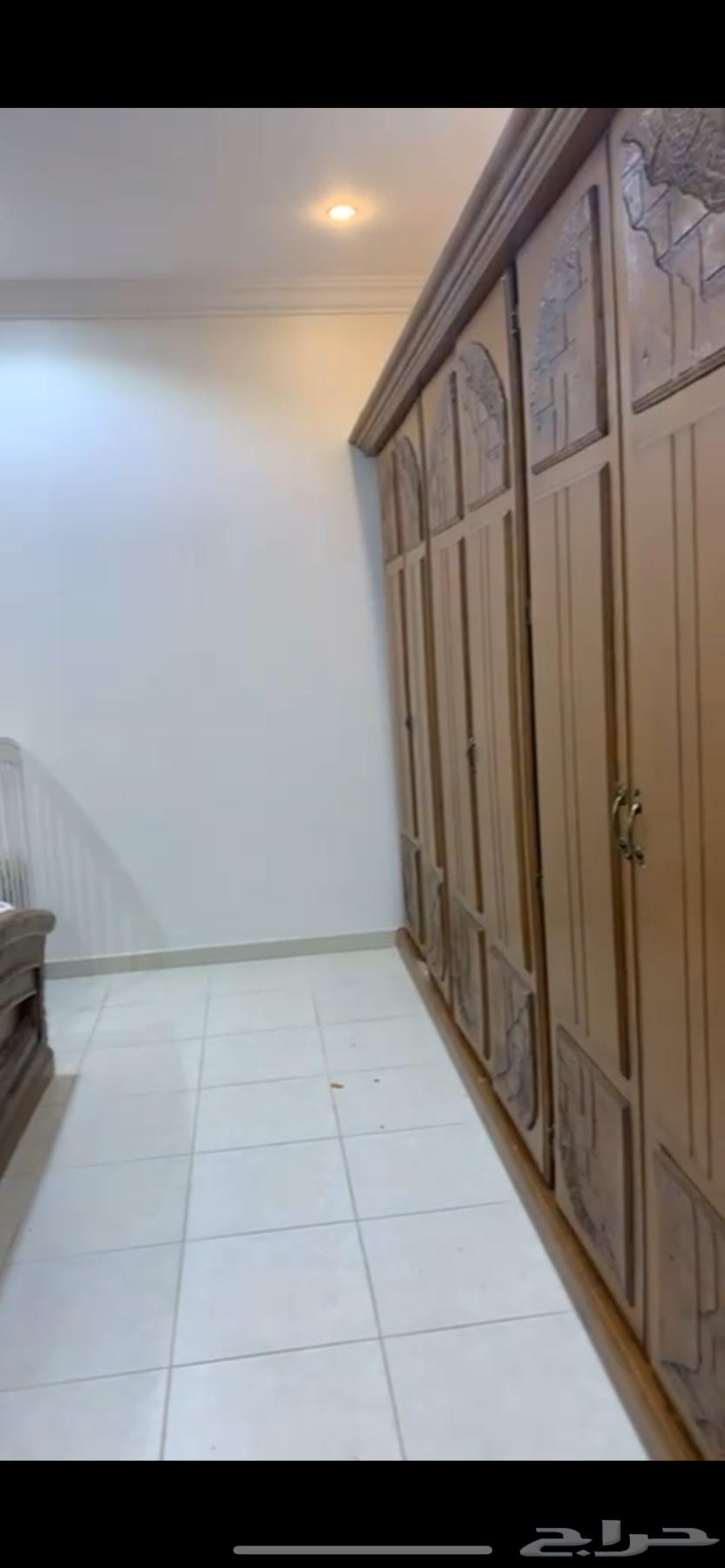 للبيع غرفة نوم كاامل  خشب قوي ونظيف64510493303043112