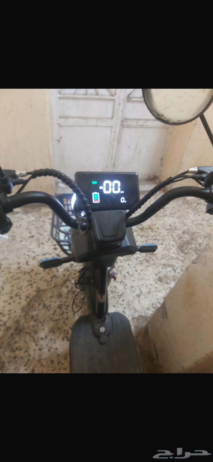 Scooter for sale, new, like new, used, one month old, speed up to eighty and more64505875337985111