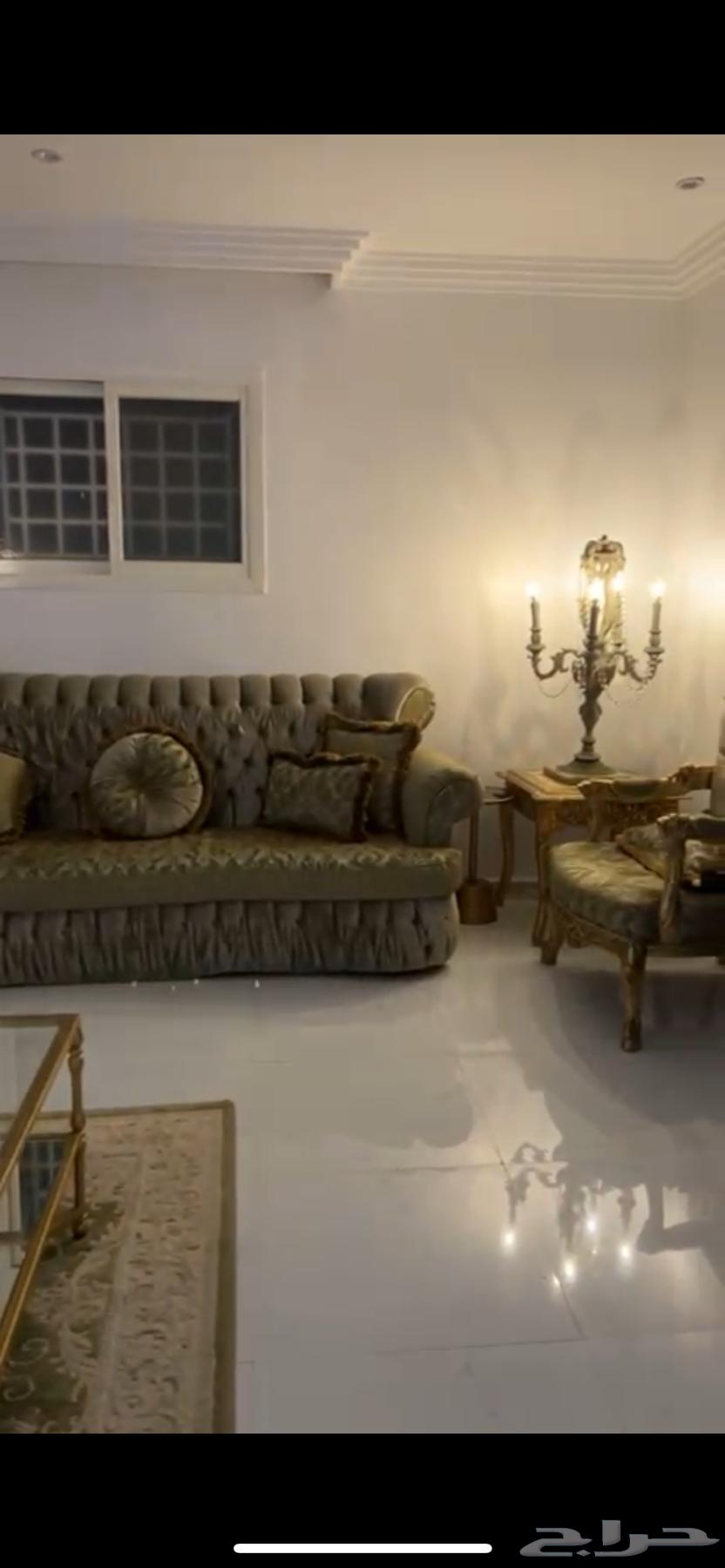 Luxury 14-seat sofa with matching lamps, excellent condition64502968450178110