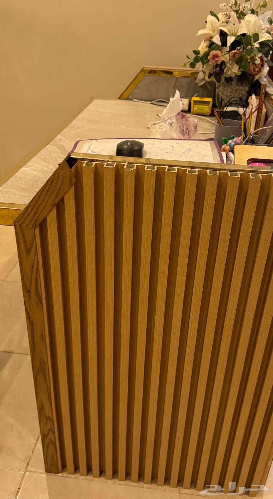 Counter-shaped table from the outside, wood alternative, selling price 25064507473175042110