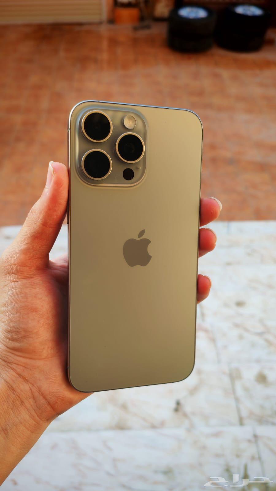 iPhone 15 Pro Max in excellent condition64510140055939110