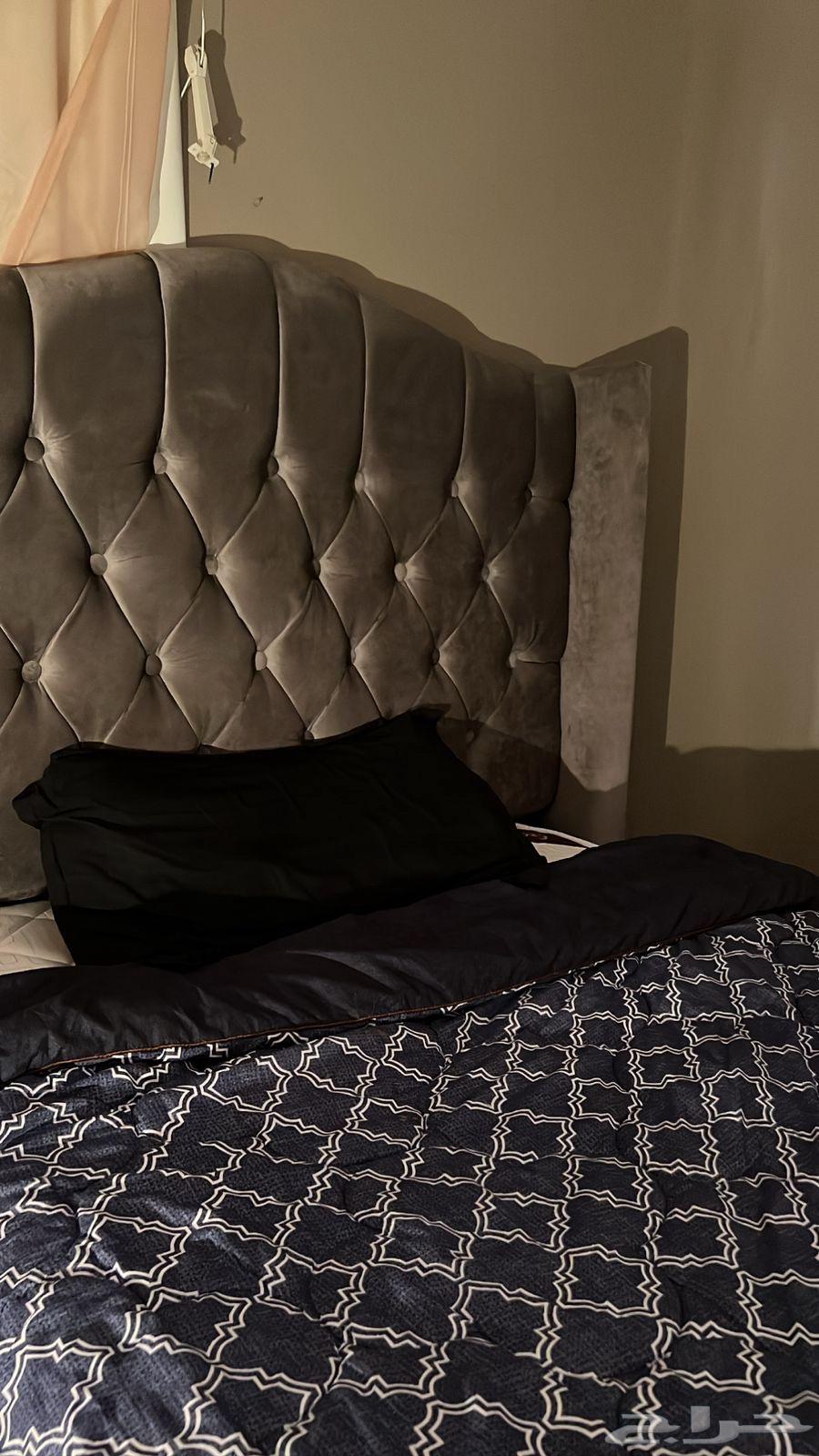 2 families with mattresses in clean condition64506788536835113