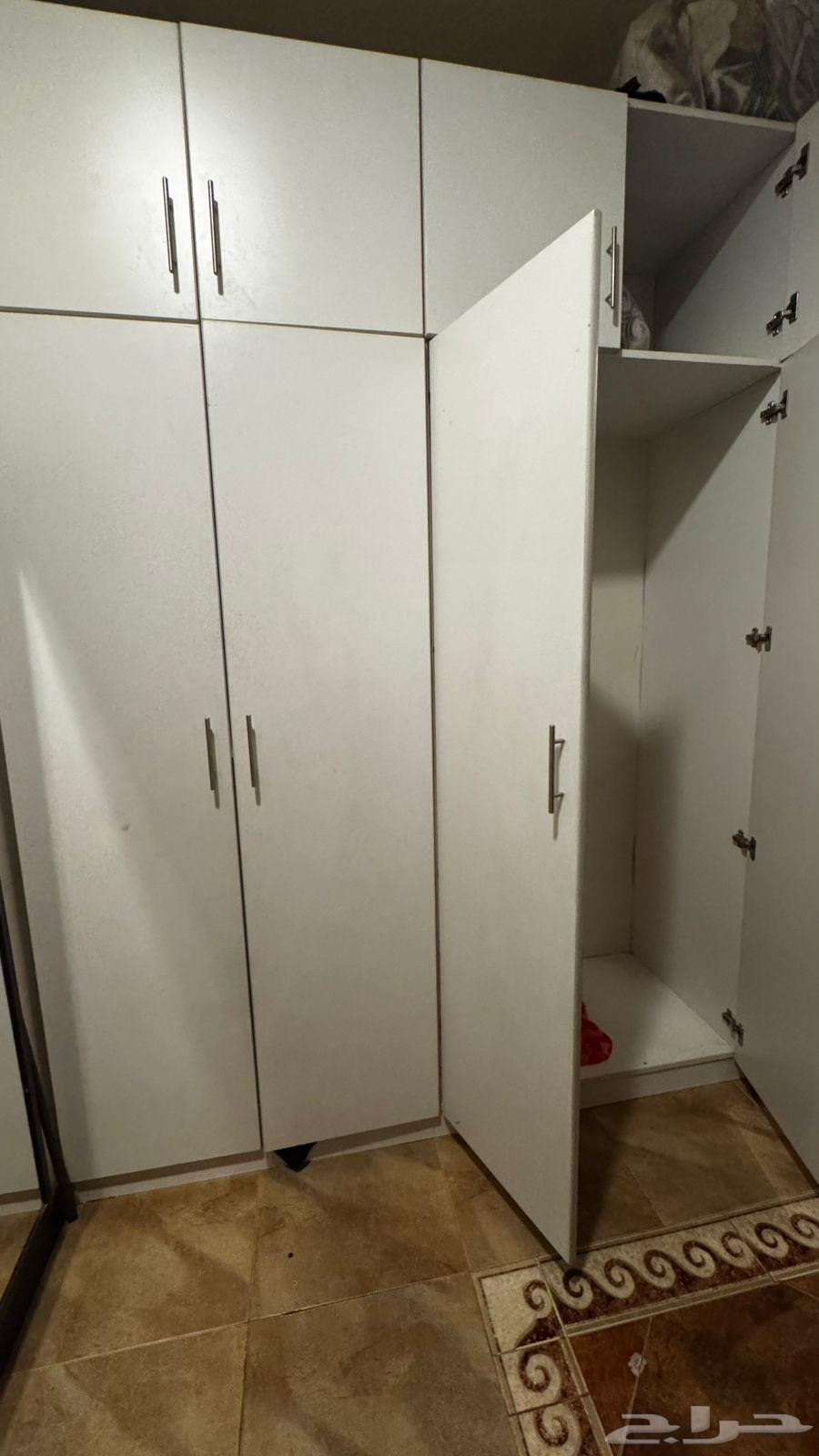 ثلاث دواليب كبار ب 30064503705685506110