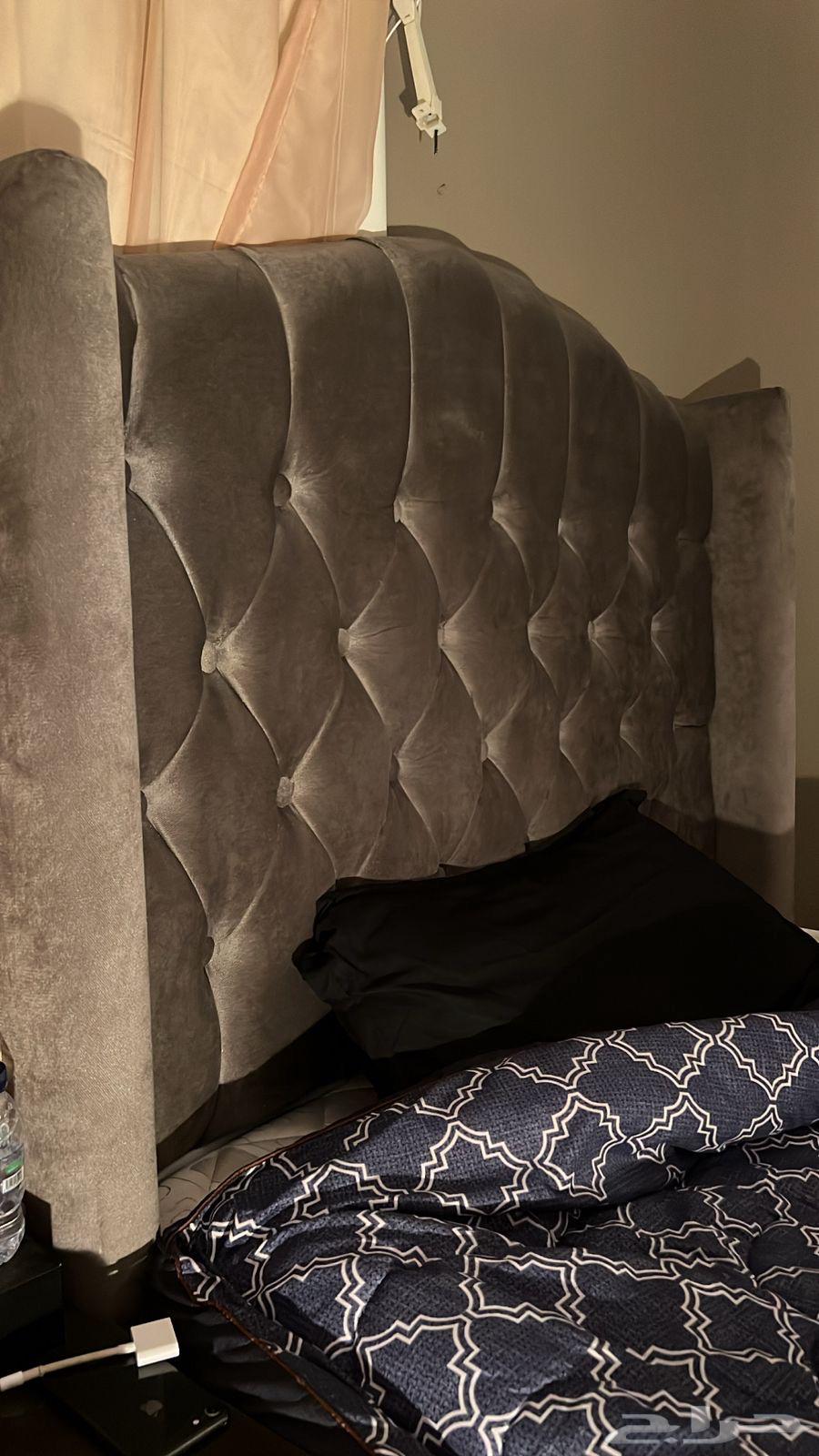 2 families with mattresses in clean condition64506788536835112