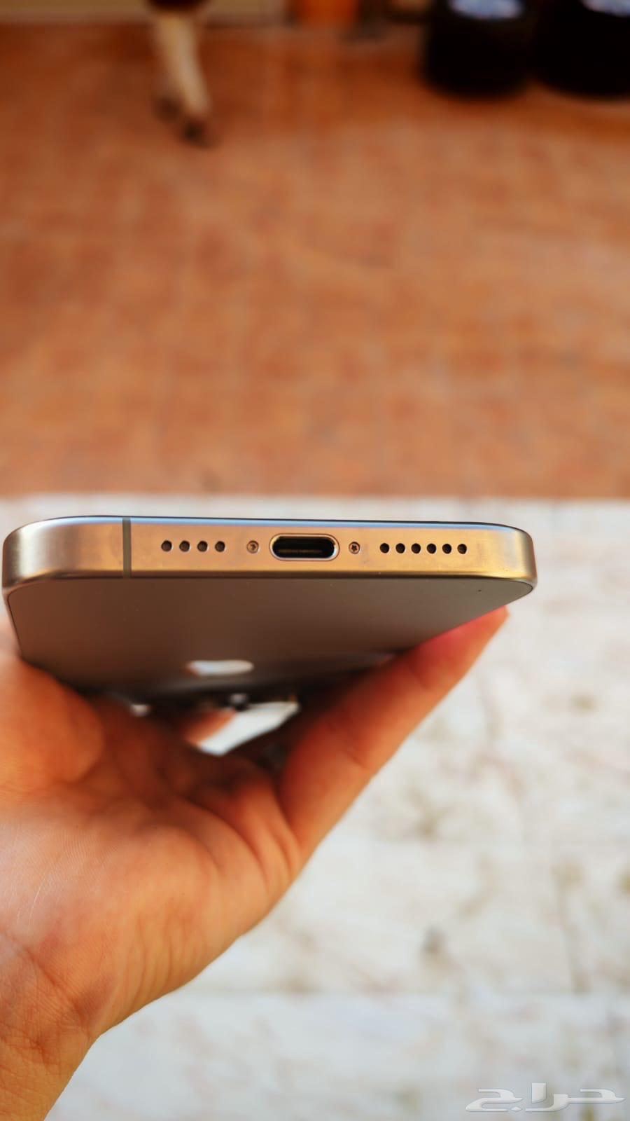 iPhone 15 Pro Max in excellent condition64510140055939111