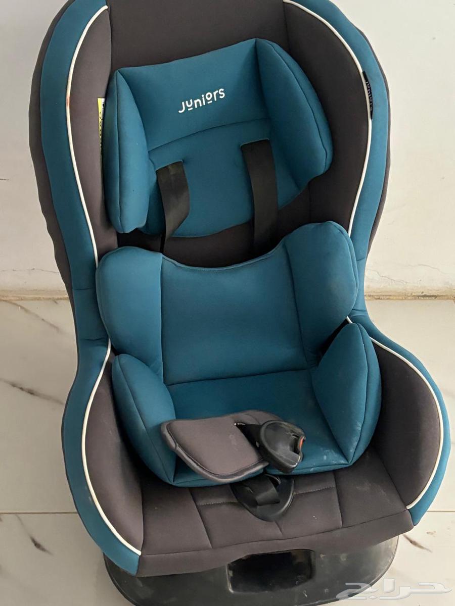 كرسي اطفال للسيارة استعمال قليل شبه جديد ومن ماركه معروفه64506899942531110