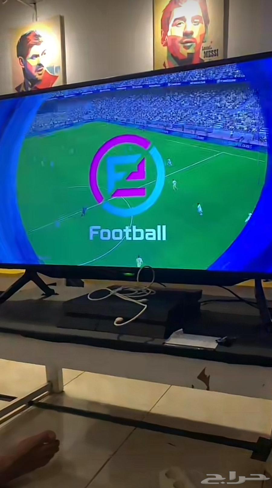 Sony 4 with 3 controllers and one original charger64514844932610110