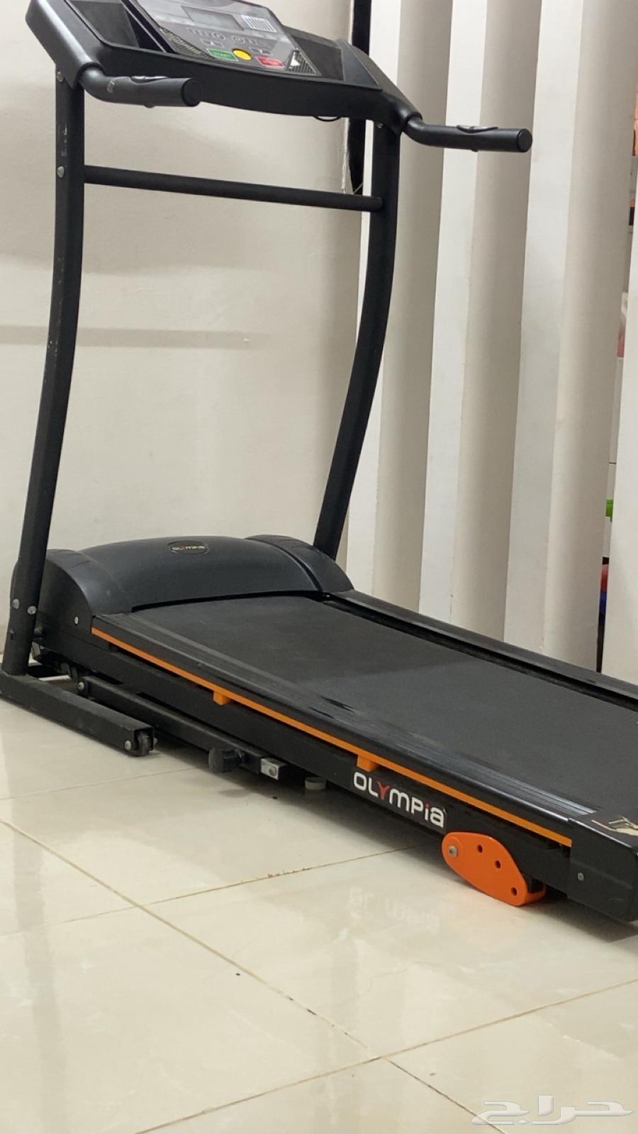 Olympia steering wheel is clean, functional, and comes with the safety key present64515136636801110