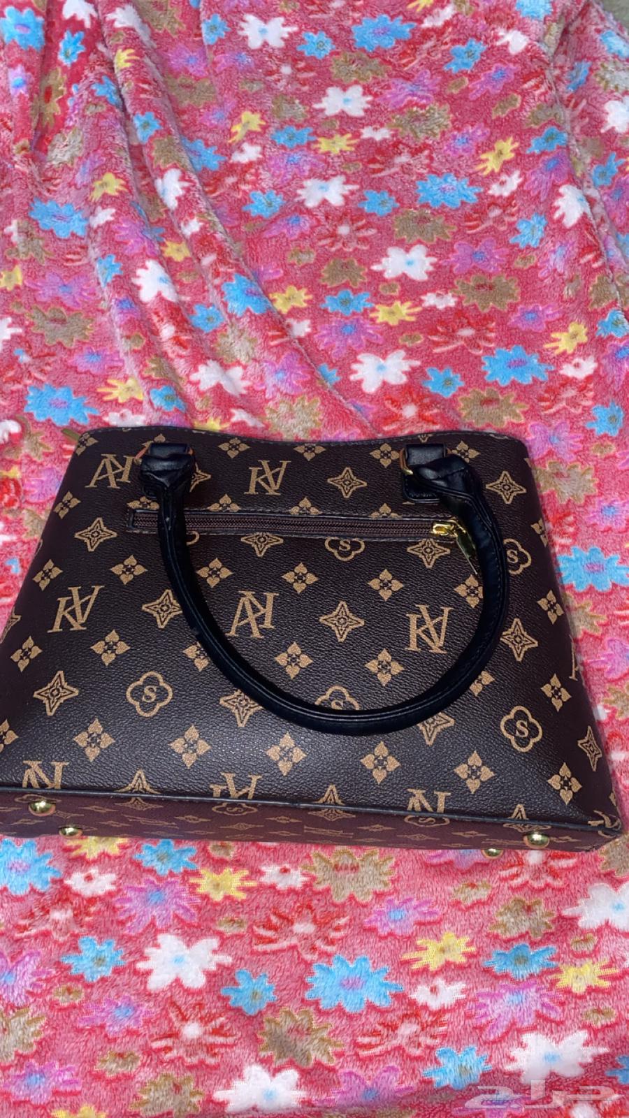 شنطه مع بوك جلد تركي 12064514624411906113