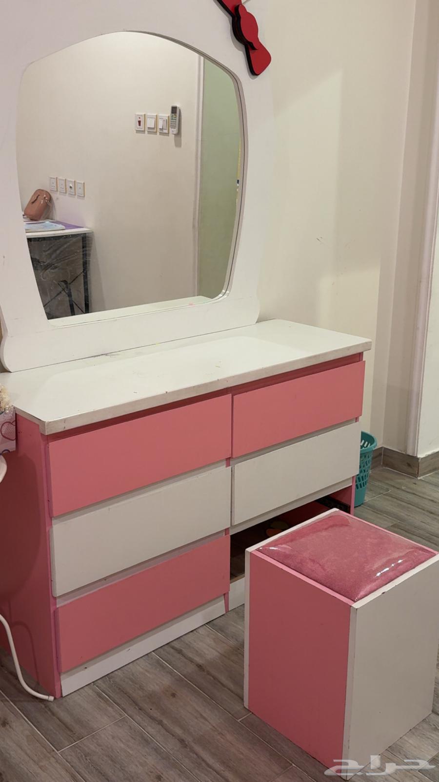 غرفه نوم بحاله جيده جدا64512009196673112