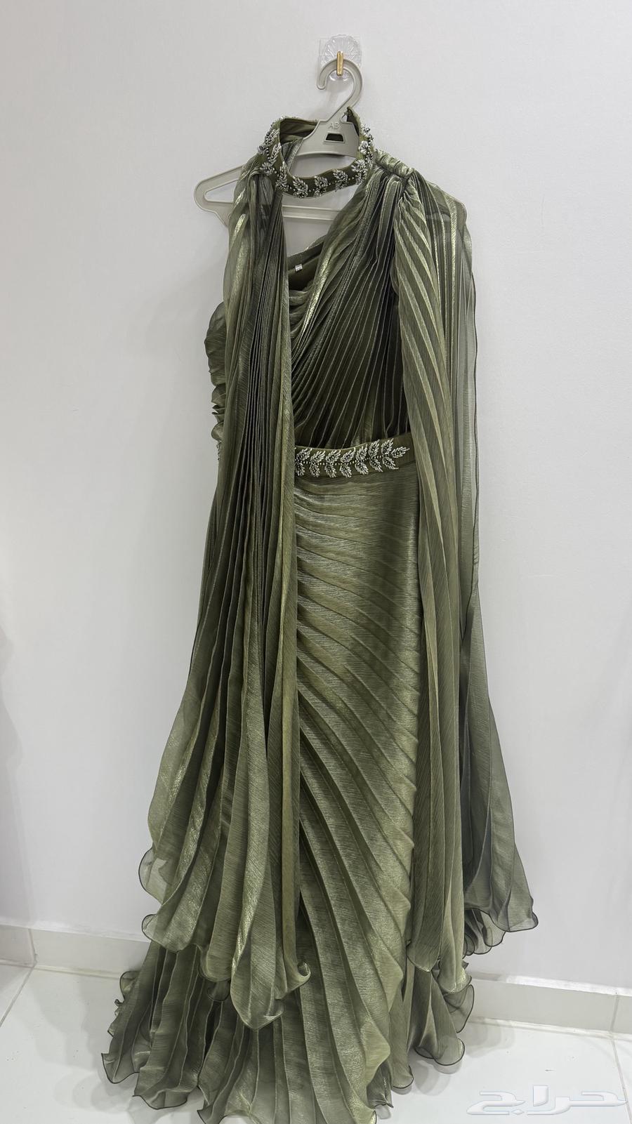 فستان للبيع نظيف ..64514761770754111