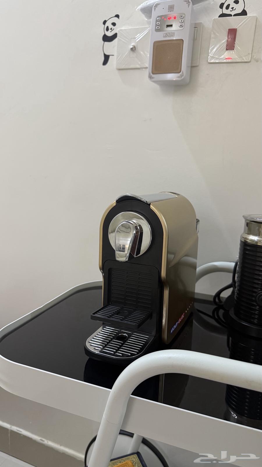 الة كوفي للكبسولات وخافقة حليب ماركة نيسبرسو جديده64518591425537110
