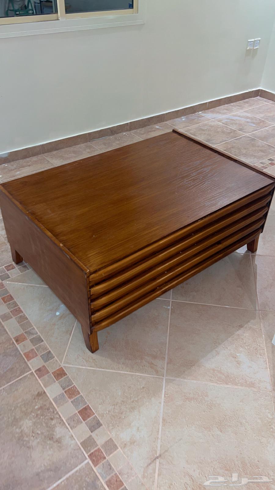 طاولة قهوه متر في 80 (300 ريال غير قابل للتفاوض)64513410452610110